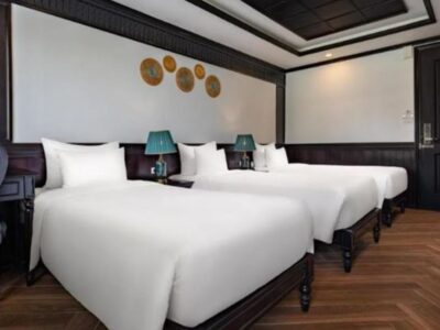 下龍灣麗塔郵輪-高級陽台三人套房32 m²