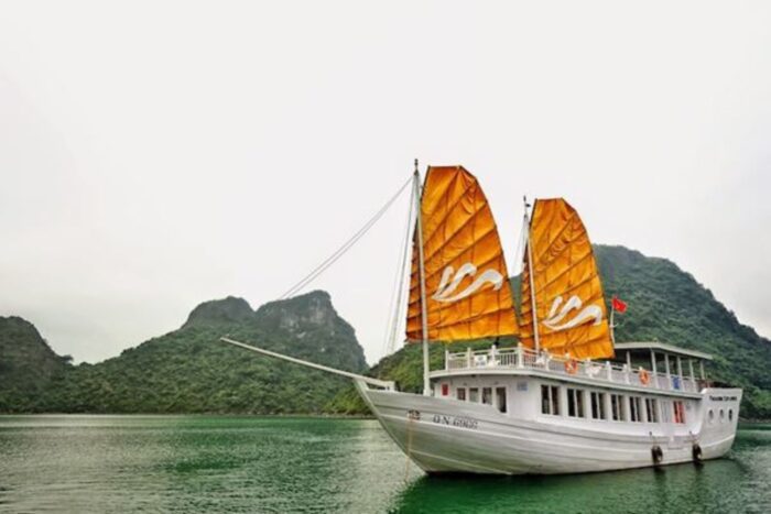 HaLong Bay Paradise ExplorePlorer Cruise下龍灣天堂探索者-日間郵輪