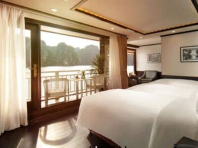 下龍灣愛馬仕遊輪三人小型套房33m²