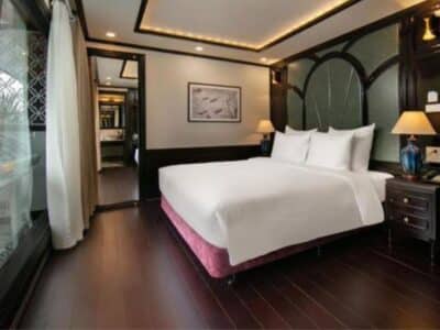 下龍灣愛馬仕遊輪高級套房陽台30m²