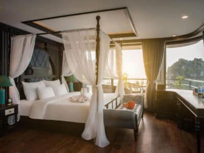 下龍灣多麗絲遊輪有露台的行政套房40 m²