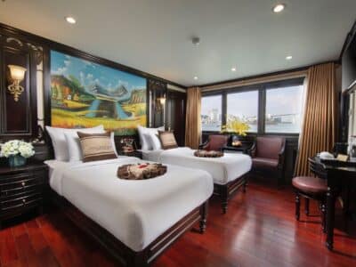 下龍灣雅典娜皇家遊輪家庭連通套房50 m²