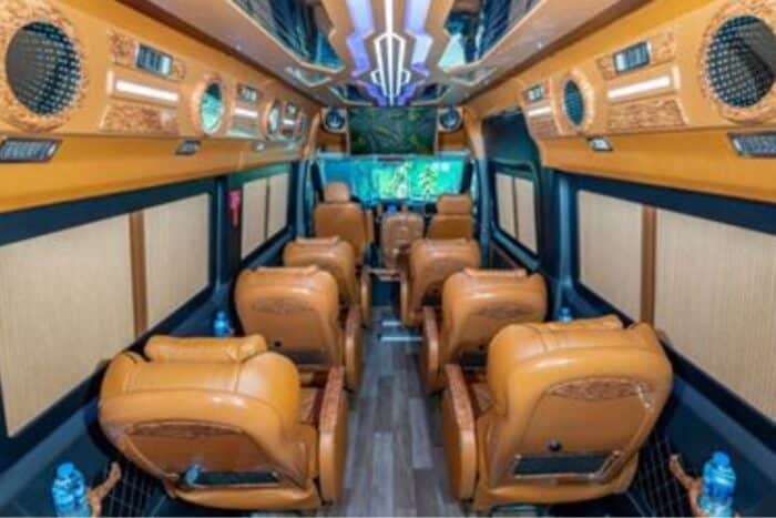 胡志明包車-越南語司機Dcar豪華12人座車：圖片 6
