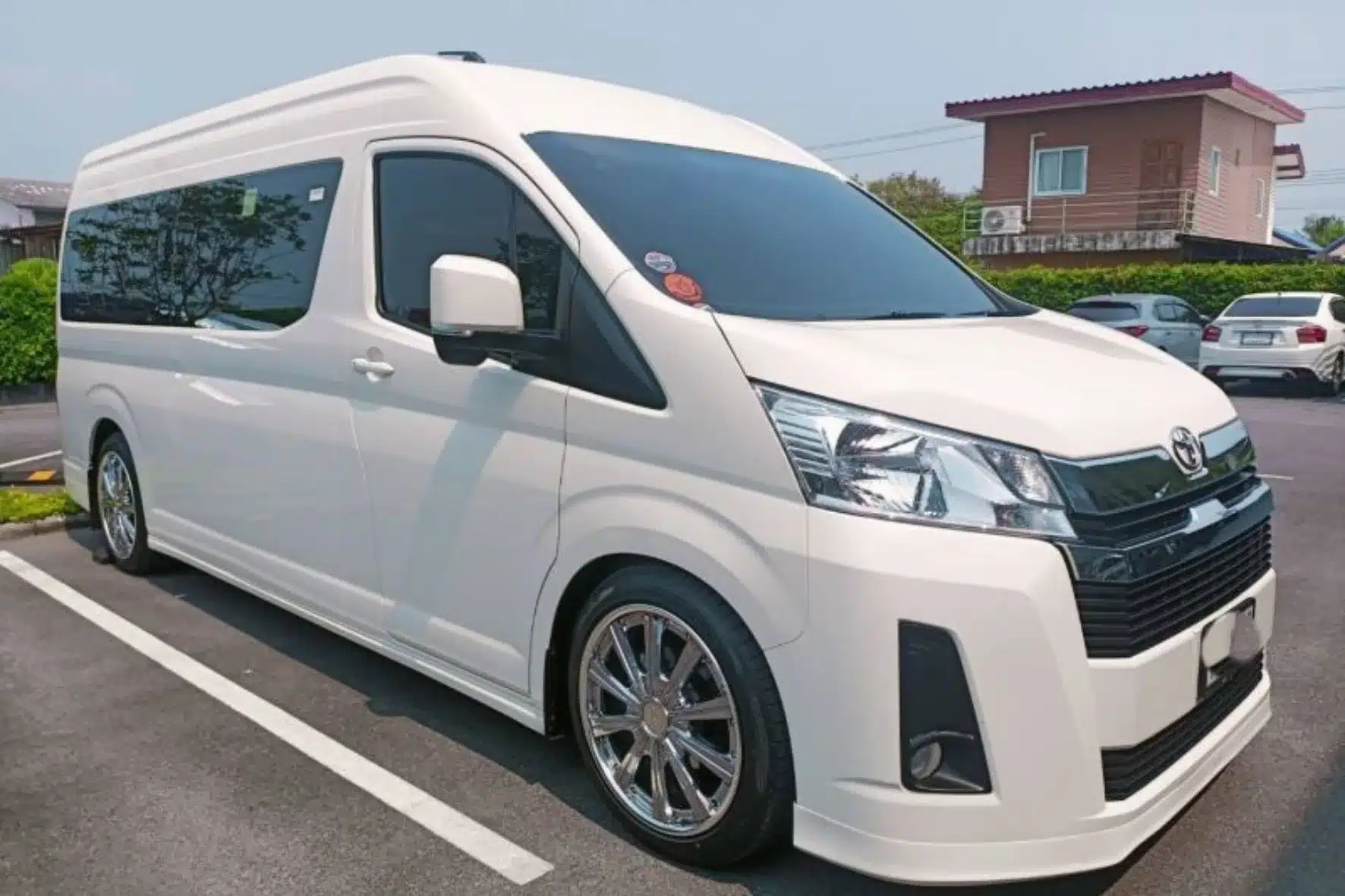 曼谷包車-中文司機豪華10人座車:圖片 3