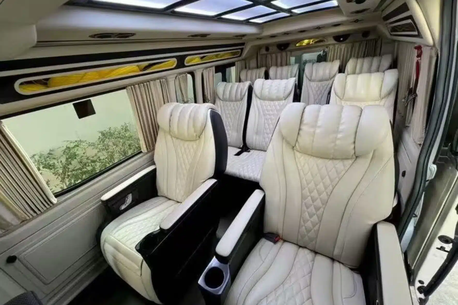 曼谷包車-中文司機豪華10人座車:圖片 5