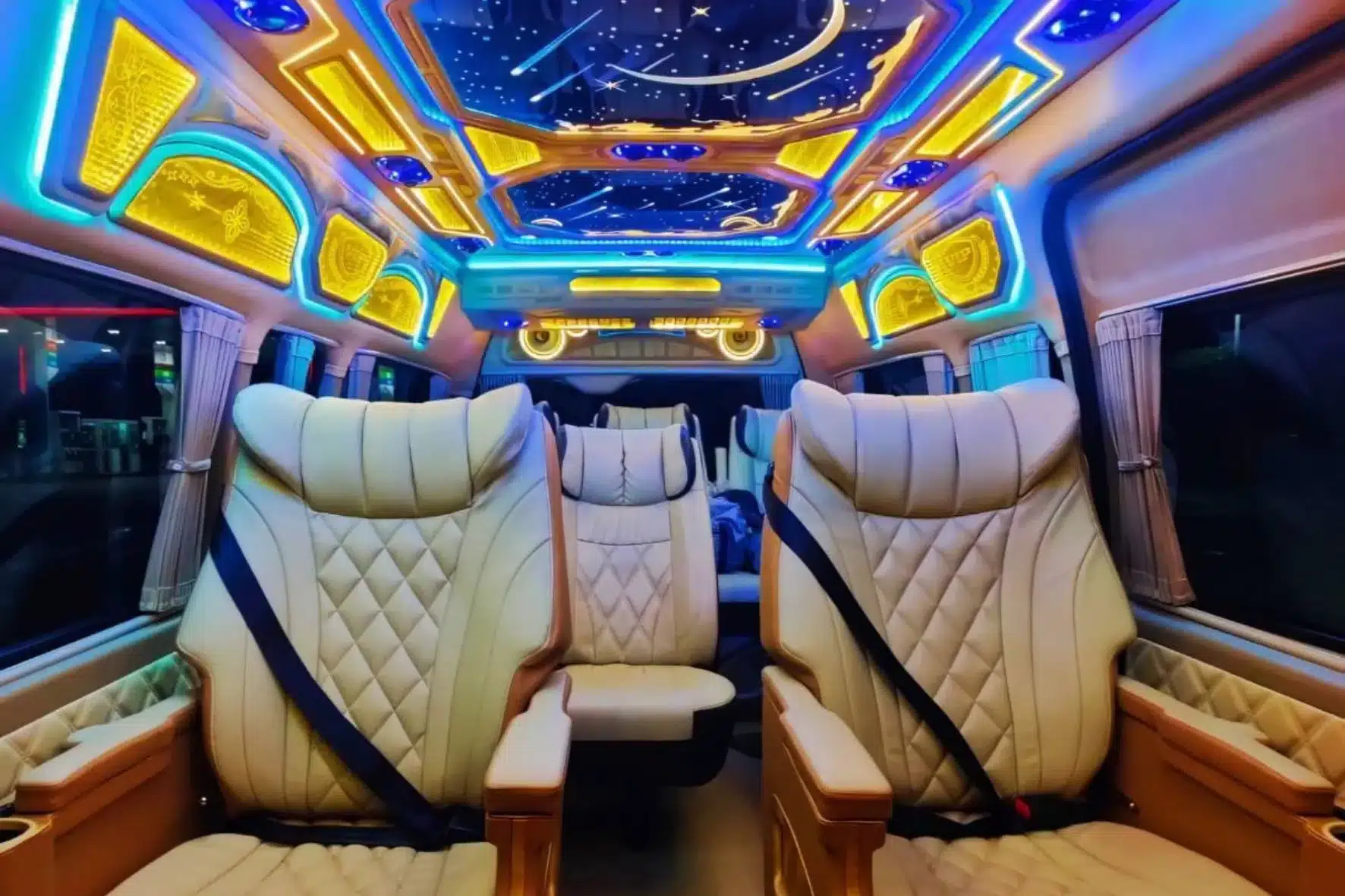 曼谷包車-中文司機豪華10人座車:圖片 6