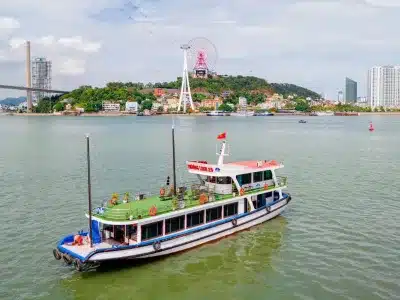 私人團包船下龍灣