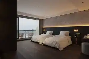 下龍勝利號郵輪家庭連通陽台套房70㎡