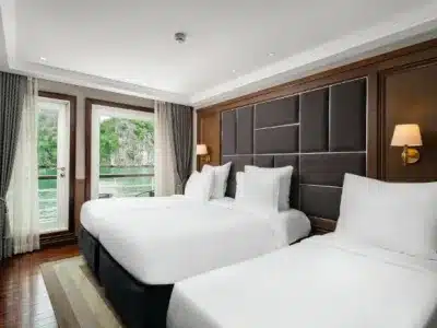 下龍灣大使簽名號郵輪大使陽台三人房28㎡