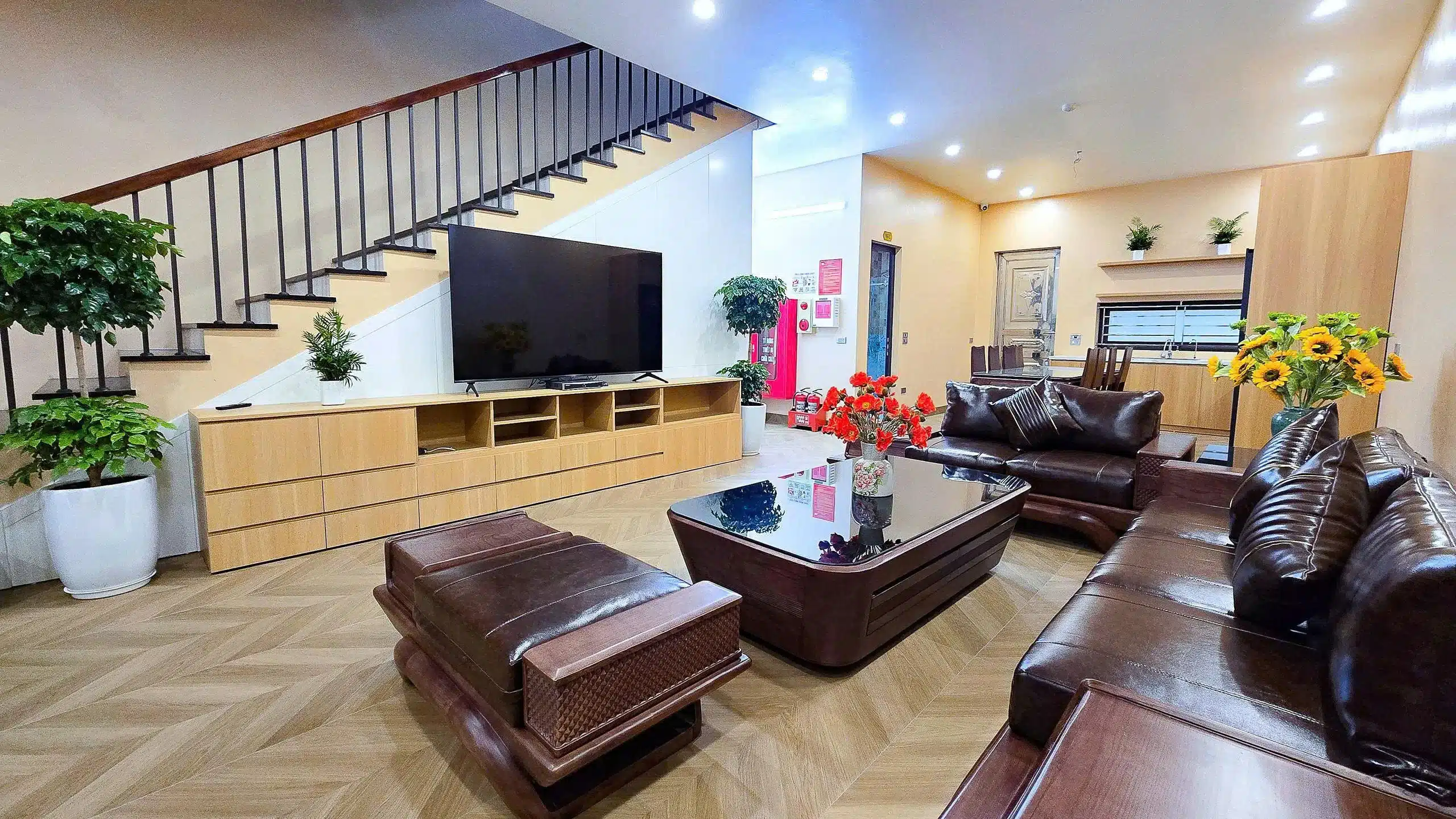 寧平Ninh Nguyen六臥室別墅