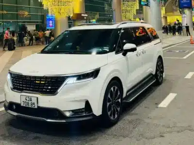 峴港包車-越南司機商務七人座車