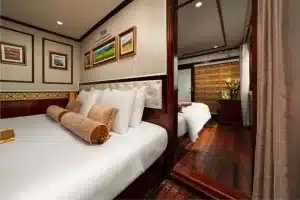 下龍灣天鵝號遊輪豪華家庭連通房40 m²